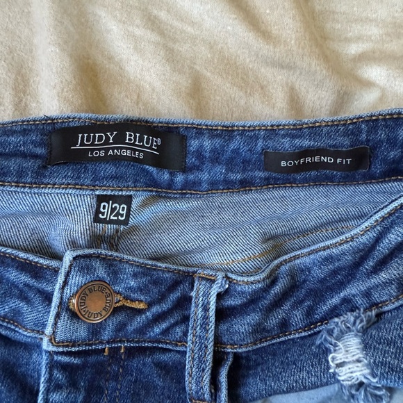 Judy Blue Jeans 9/29 Boyfriend Fit Embrodiered Floral Distressed High Rise Denim - Picture 3 of 7